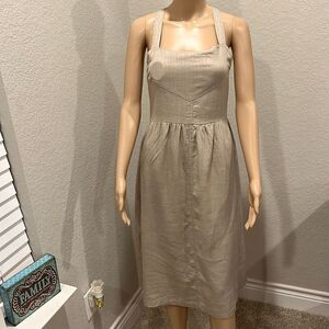 V ery j nude linen dress